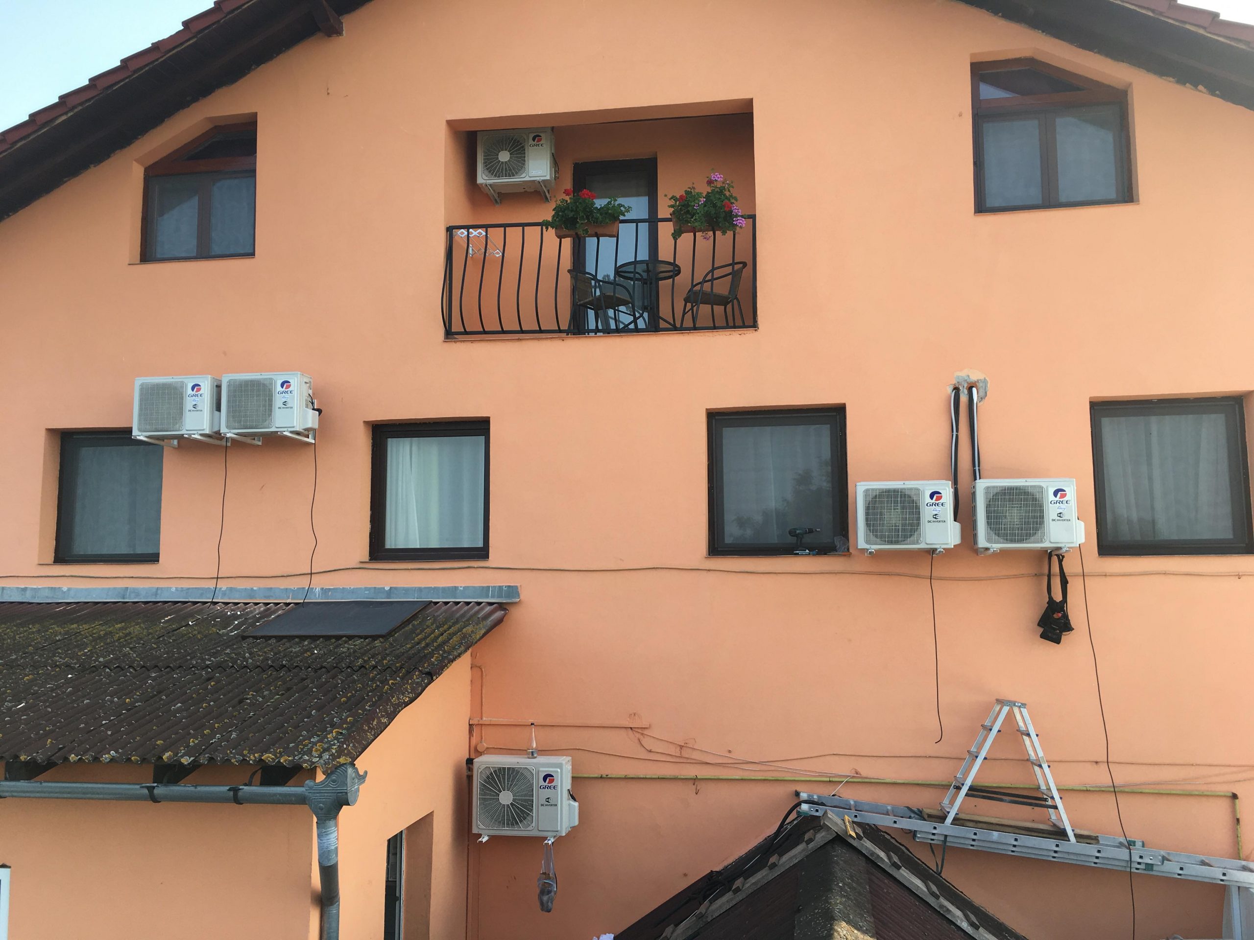 49213216_1187405251417740_6921957272067244032_n (1)-min