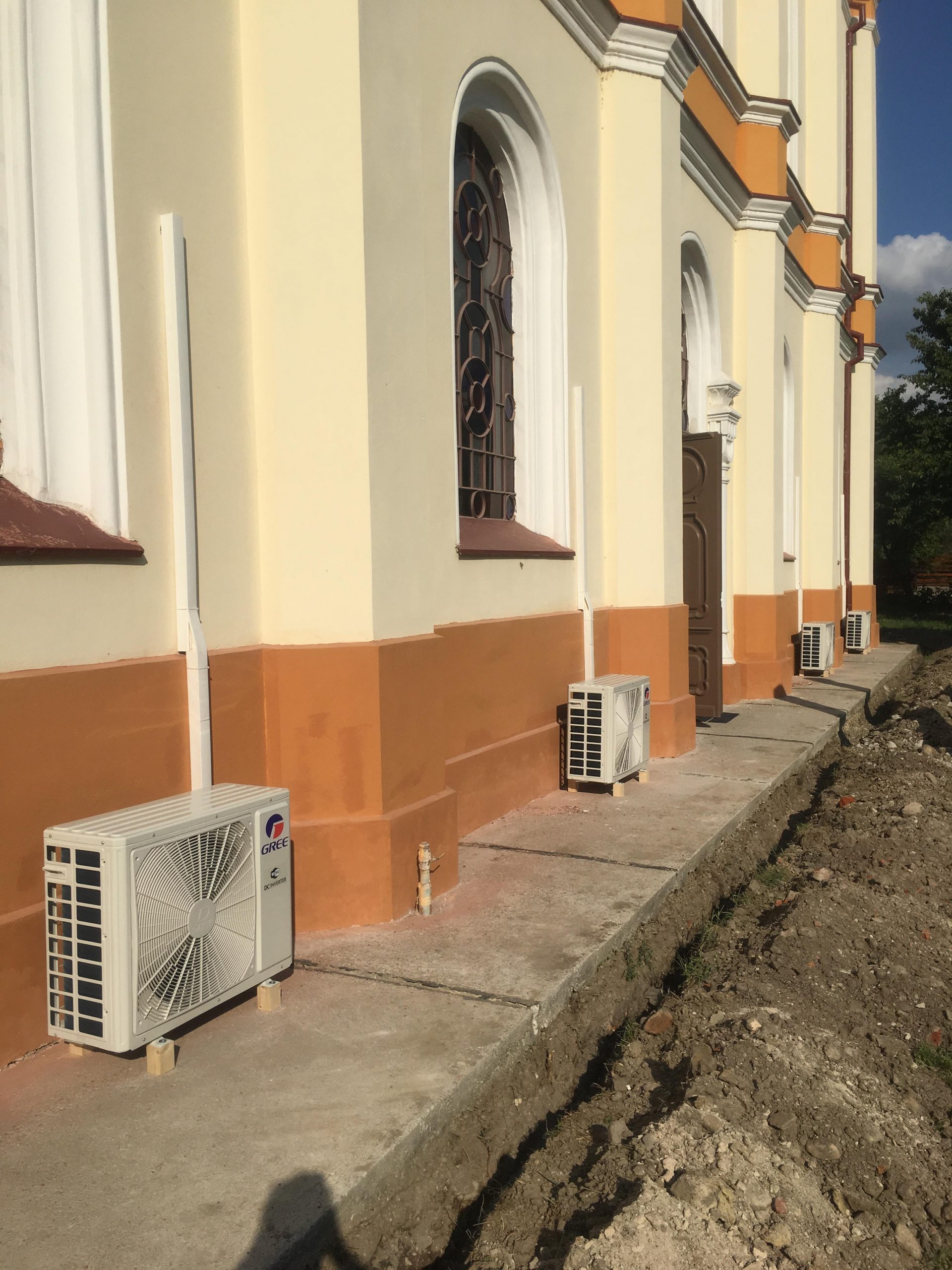 49701119_1614839368619242_3633058366911152128_n (1)-min